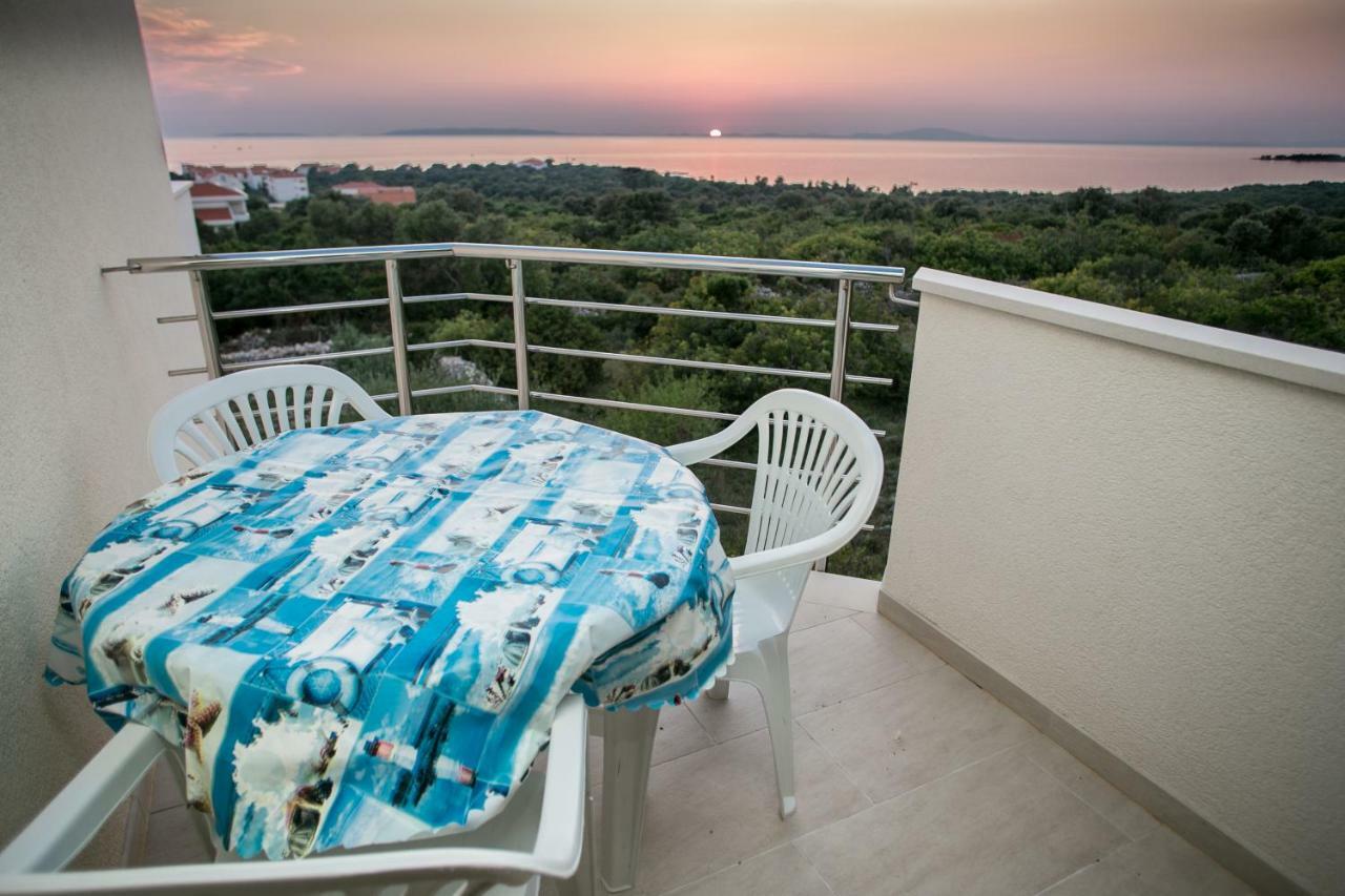 Agata Apartments Новаля Екстериор снимка