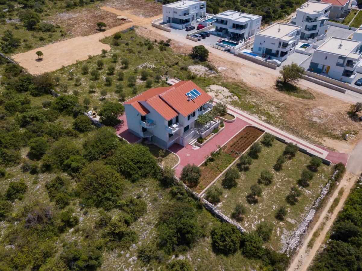 Agata Apartments Новаля Екстериор снимка